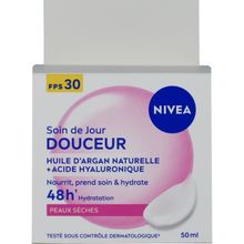 Foto van Nivea Essentials dagcreme verzachtend droge/gev huid