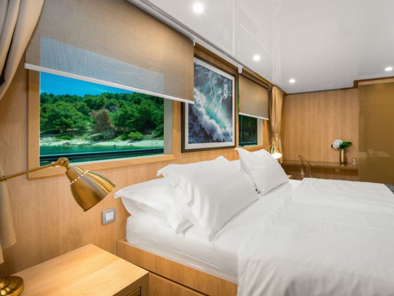 Agape Rose Luxury Mini Cruise Yacht (21)