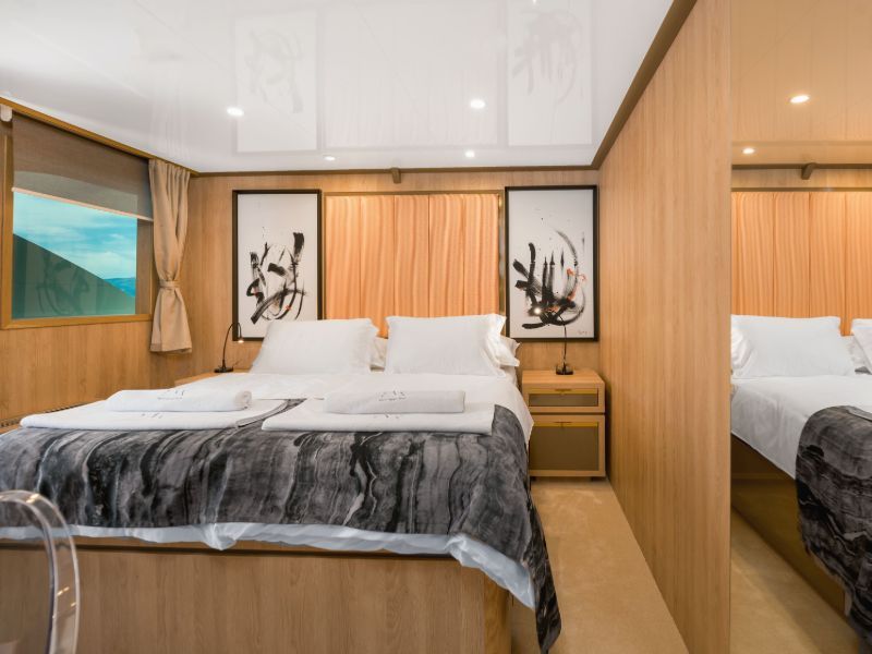 Agape Rose Luxury Mini Cruise Yacht (46)