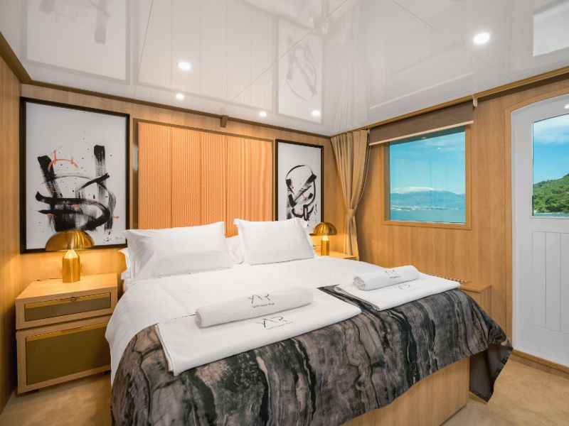 Agape Rose Luxury Mini Cruise Yacht (50)