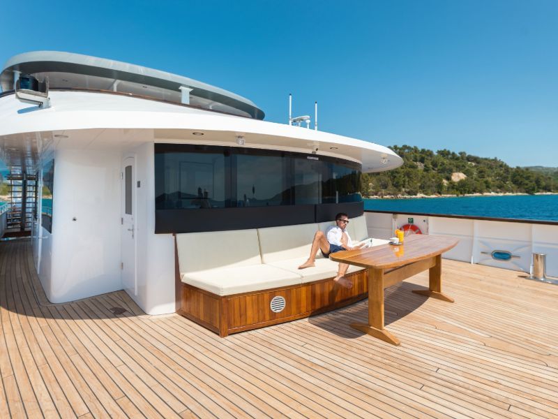 Agape Rose Luxury Mini Cruise Yacht (68)