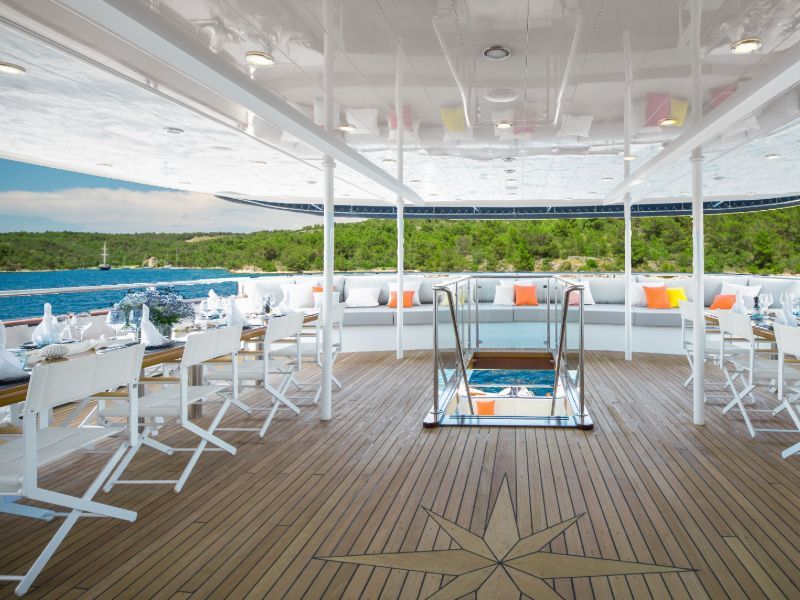 Agape Rose Luxury Mini Cruise Yacht (70)