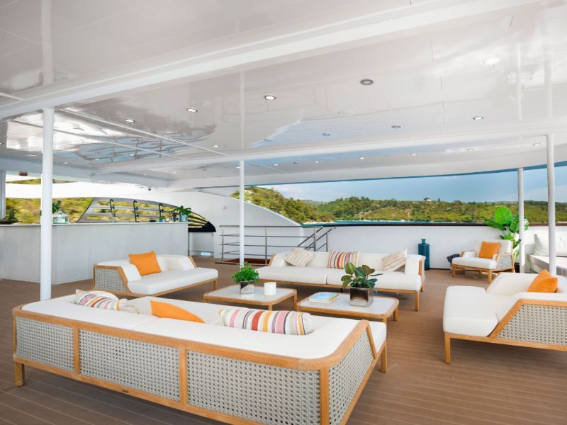 Agape Rose Luxury Mini Cruise Yacht (75)