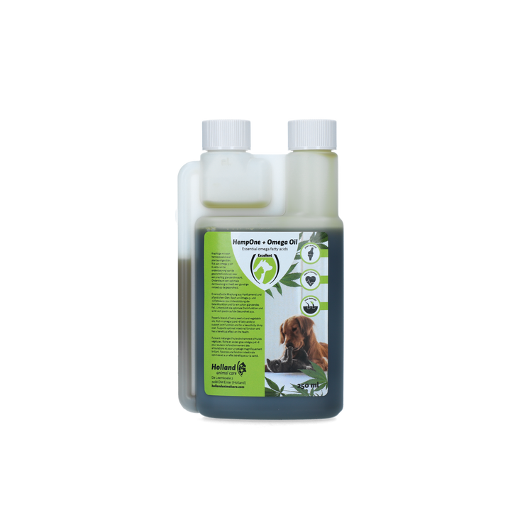 Foto van HempOne + Omega Oil Hond en Kat
