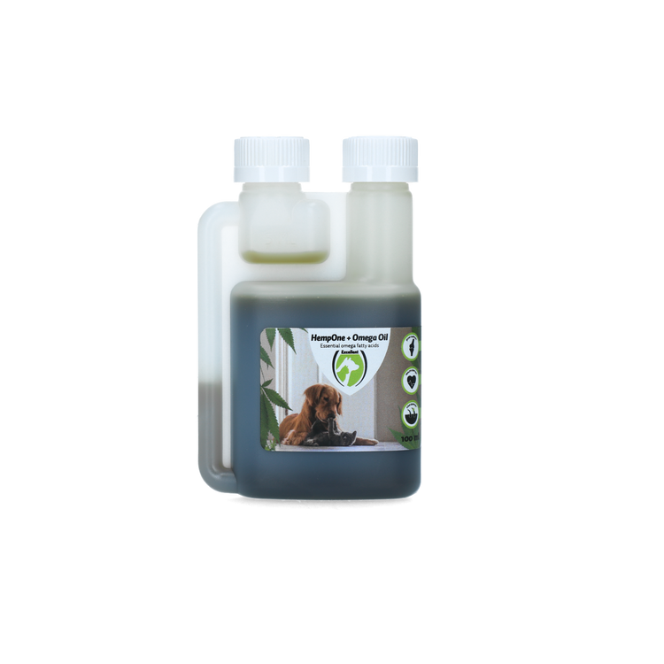 Foto van HempOne + Omega Oil Hond en Kat