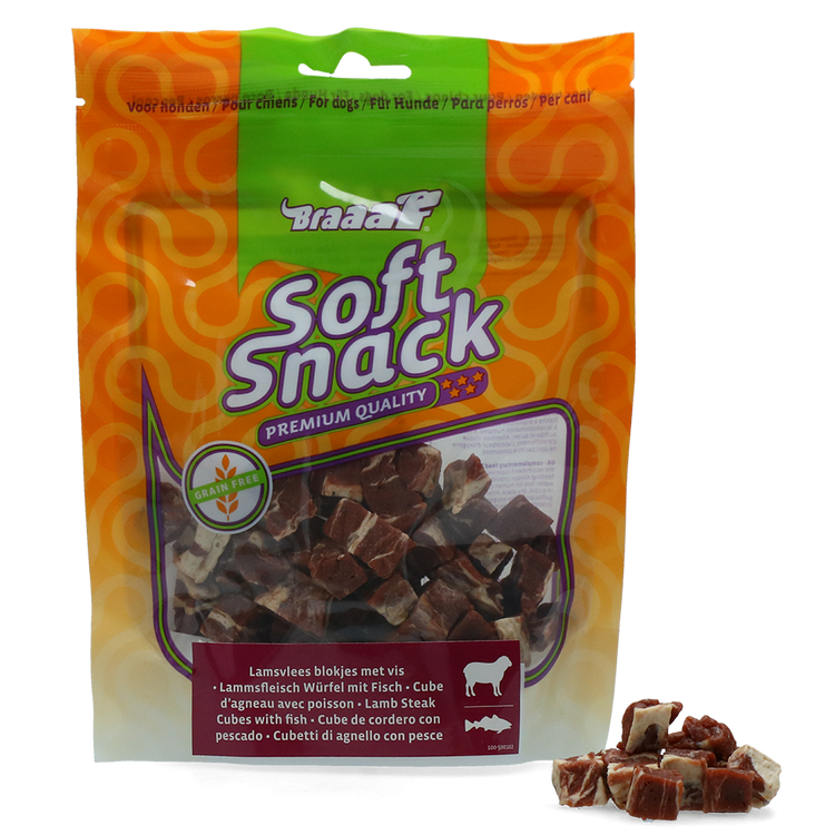 Foto van Braaaf Lamb Steak Cubes with fish 1x1 cm