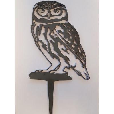 Foto van Vogel Cortenstaal - Bosuil - Zwart