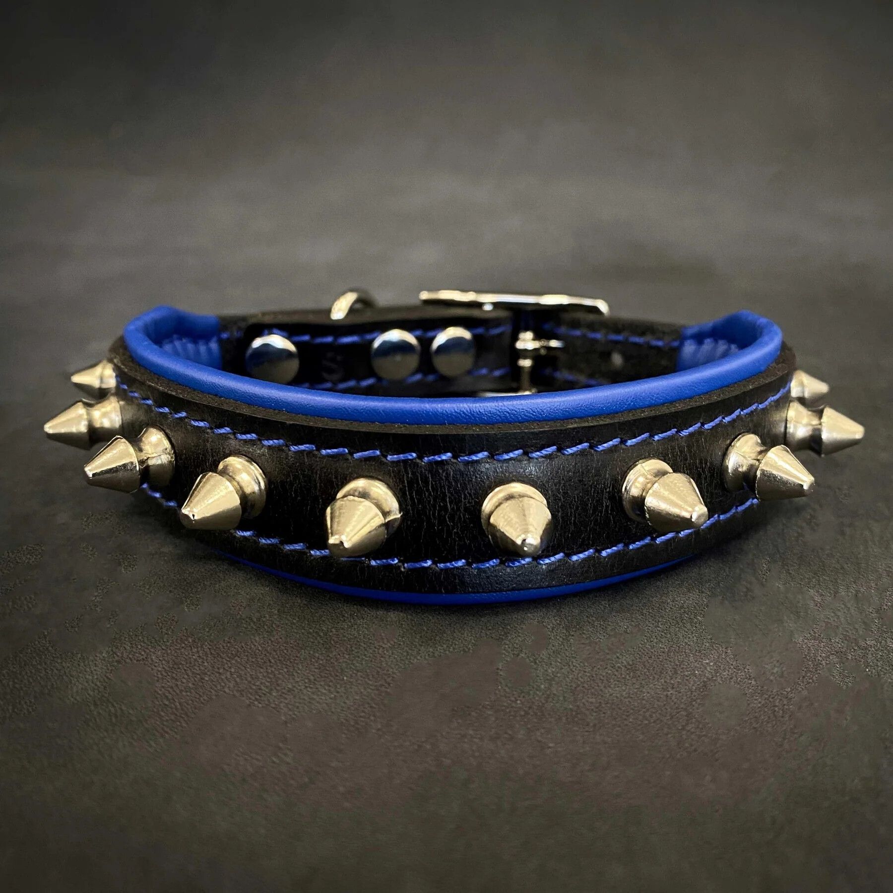 Bestia Zgarda Spiky, Piele Naturala, S: 25-30 cm, Albastru