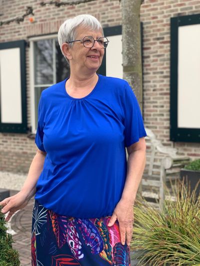Foto van Ilona's blouson bibi cobalt
