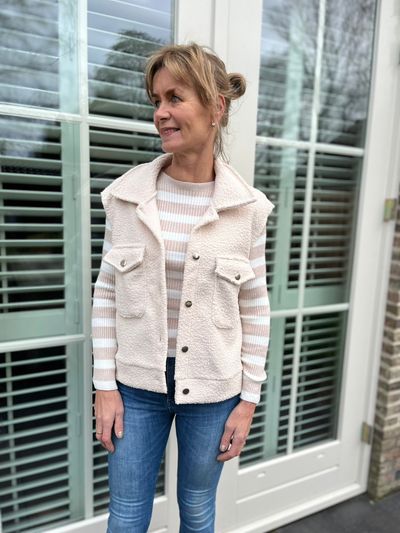 Foto van Gilet boucle met knopen off white