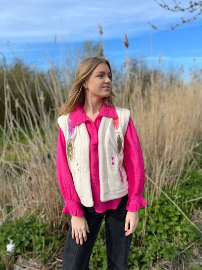 Foto van Ambika off white aztec teddy vest
