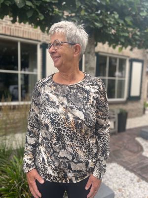 Foto van Leona shirt isa taupe