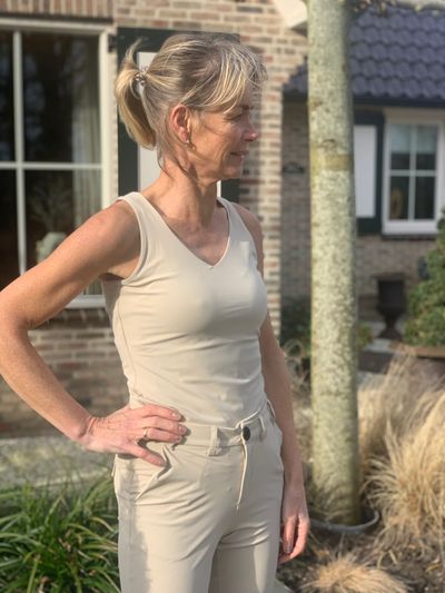 Foto van Lady Day Thahiv top sand
