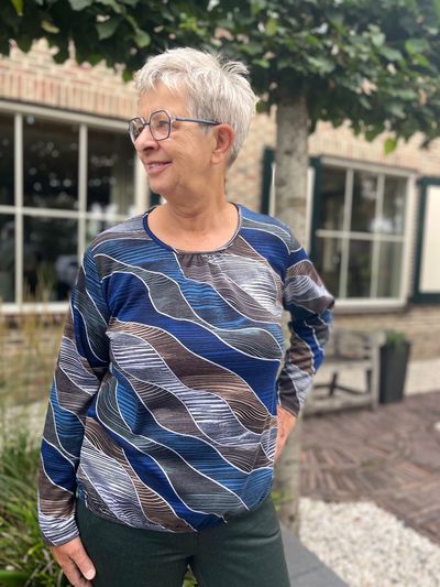 Foto van Ilona's blouson digitaal blauw groen