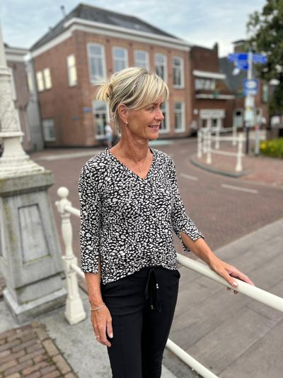 Foto van Mi Piace travel top leopard taupe