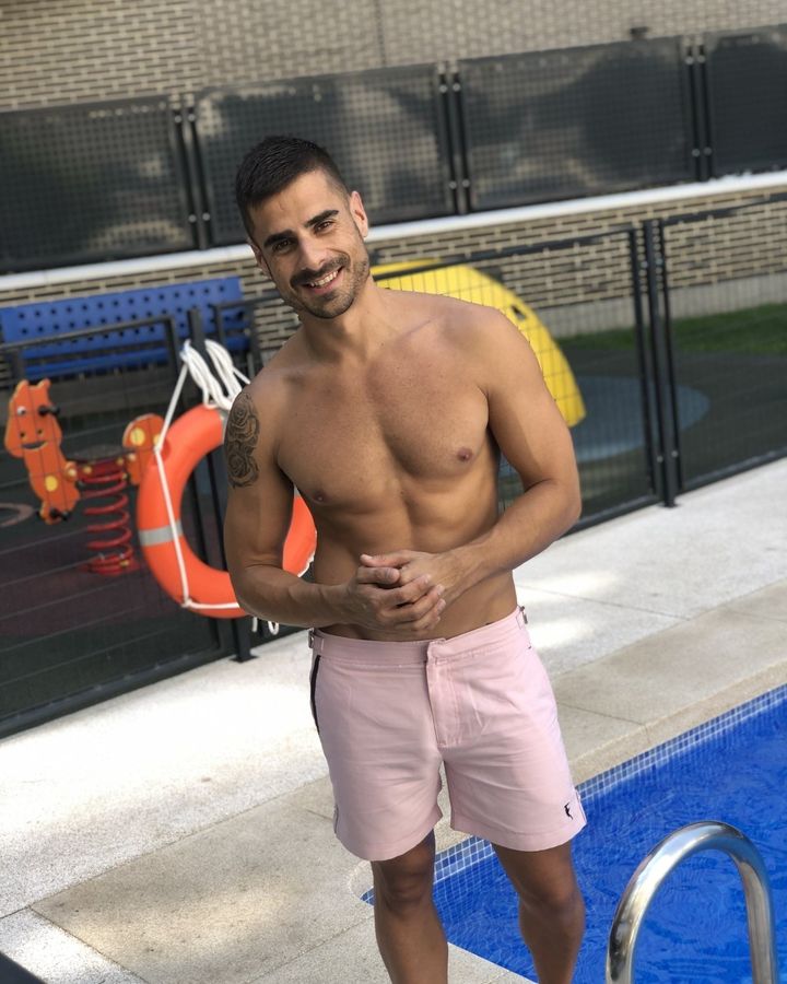Tampa Solid Flamingo Pink, worn by Alfredo