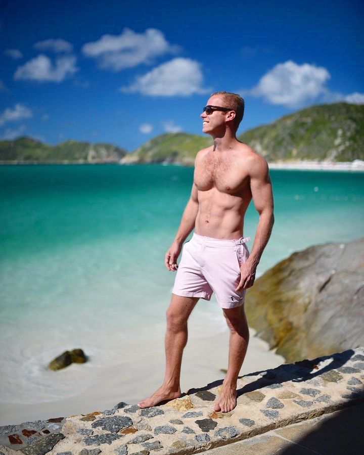 Tampa Solid Flamingo Pink, worn by Thiago