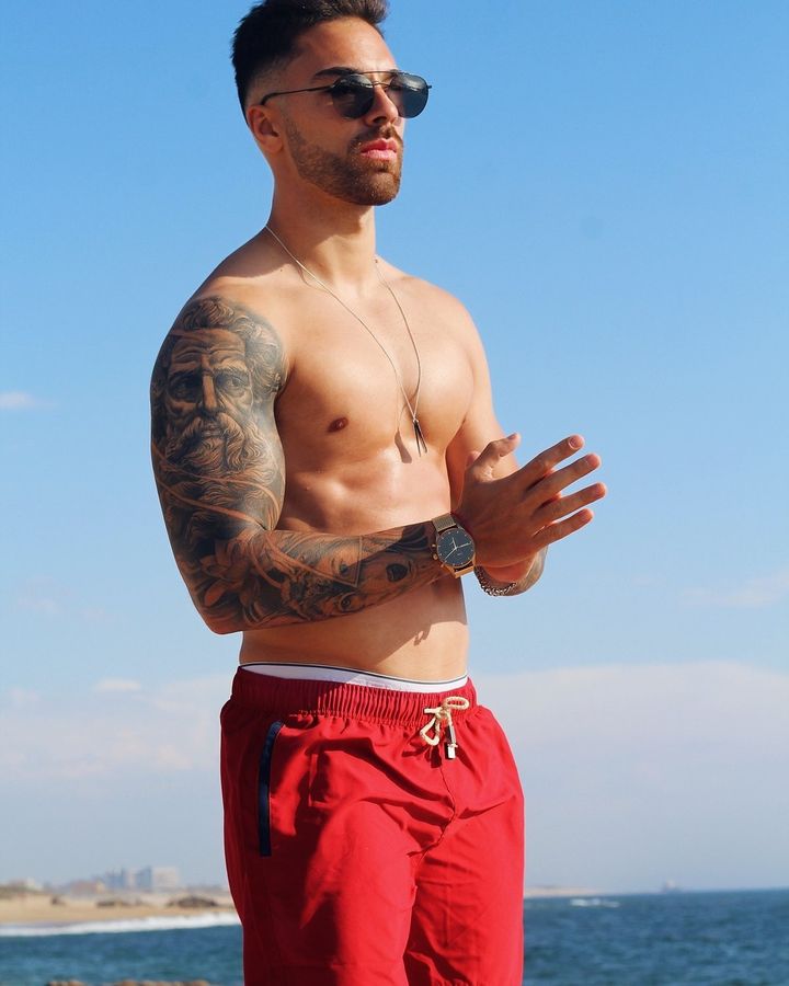 Miami Apple Red, getragen von Vitor
