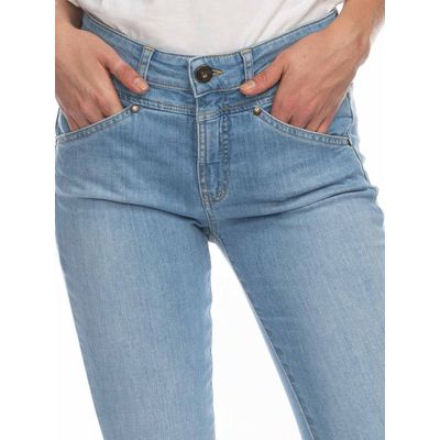 Foto van ATO Berlin | Jeans Karlie, lichte denim met stretch en wijde pijp