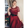 Afbeelding van Dolly and Dotty | Swingjurk Tess, burgundy met kanten halslijn, korte mouwen en zoom-detail