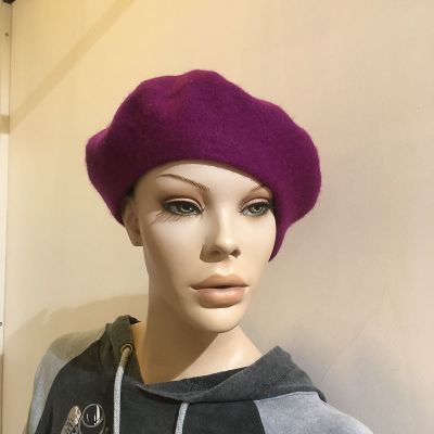 Foto van Klassieke baret van wol, paars