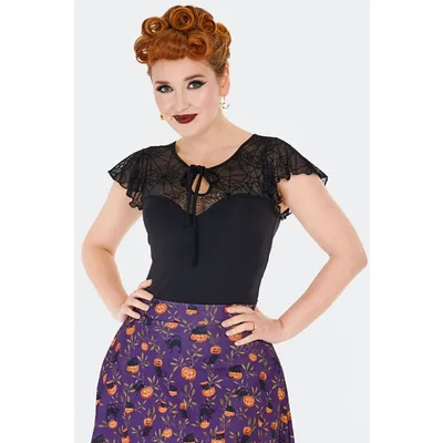 Foto van Voodoo Vixen | Zwarte top met spider web schouder- en halslijn en ruche mouwtjes