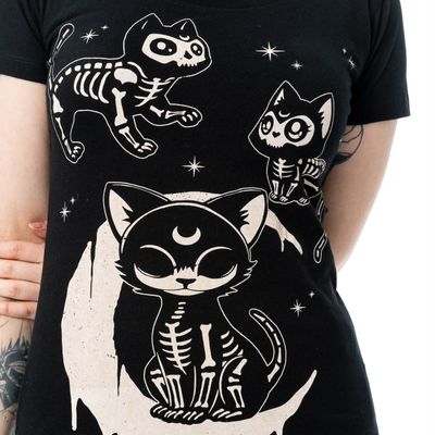 Foto van Cupcake Cult | T-shirt Moonlight met skelet katjes