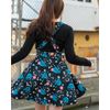 Afbeelding van Rebel Romance | Korte skater-pinafore jurk met bloemen en kwallen-print
