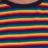Afbeelding van Run & Fly | T-Shirt Retro met regenboog gestreept