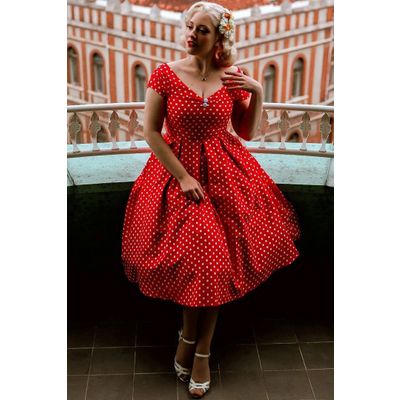 Foto van Dolly and Dotty | Jurk Lily off shoulder vintage swing jurk, rood met kleine witte strippen