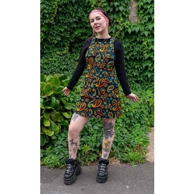 Foto van Run & Fly | Pinafore jurk met kleurrijke paisley print