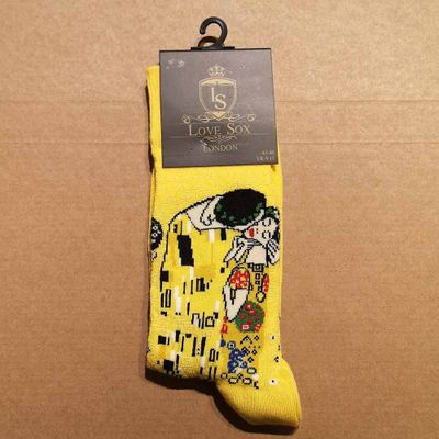Foto van Stories | Heren sokken geel met Gustav Klimt print