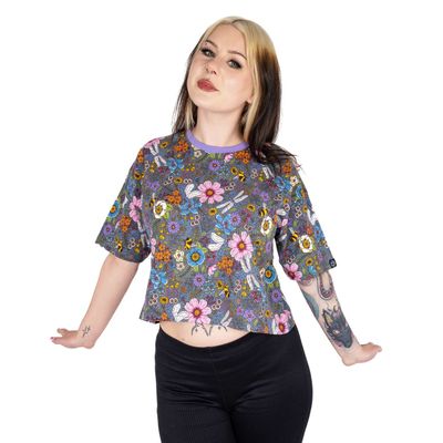 Foto van Rebel Romance | Ruim vallend kort T-shirt met Cottagecore print