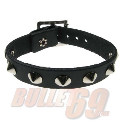 Foto van Bullet69 | Leren armband, 18mm - zwart met zilveren conical studs