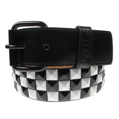 Foto van Bullet69 | Zwarte wit geblokte PVC riem 38mm met een 3 dubbele rij piramide studs