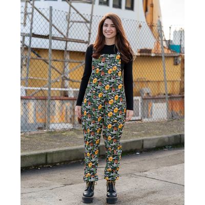 Foto van Rebel Romance | Tuinbroek Jurassic Jumble met planten en dino skull-print
