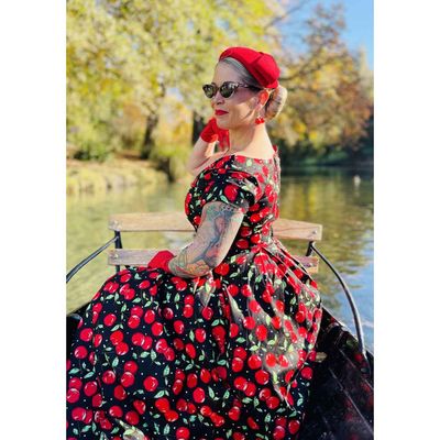 Foto van Dolly and Dotty | Jurk Lily Cherry off shoulder Swing jurk