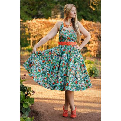 Foto van Dolly and Dotty | Daisy Tropical Parrot vintage halterswing jurk met papagaai print