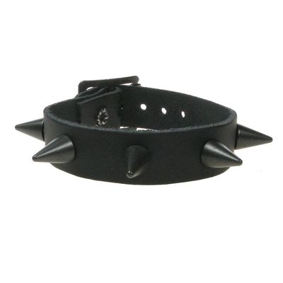 Foto van Bullet69 | Zwarte leren armband met 1cm zwarte cone studs