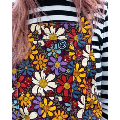 Foto van Rebel Romance | Tuinbroek Love Bug met bloemen en lieveheersbeestjes print