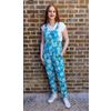 Afbeelding van Run & Fly | Tuinbroek Bee Free, blauw met all-over bijtjes en bloemen print