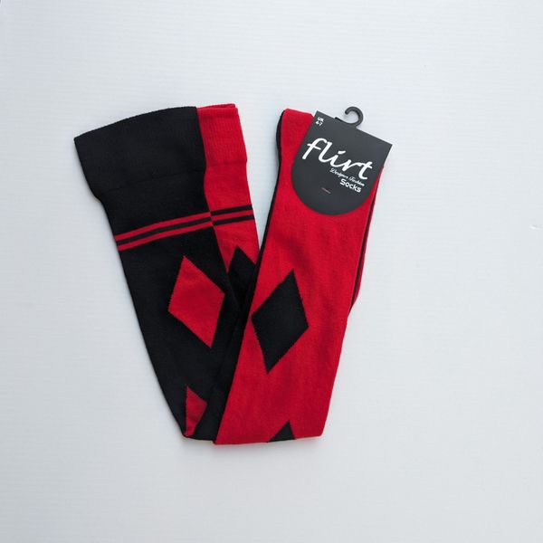 Flirt | Overknee sokken Harley Quinn split zwart rood ruit Flirt | Overknee sokken Harley Quinn split zwart rood ruit