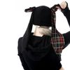 Afbeelding van Cup Cake Cult | Punk muts Rini met rode tartan konijnen oren en ketting