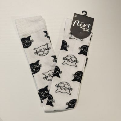 Foto van Flirt | Overknee sokken wit met zwarte kattenkopjes