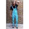 Afbeelding van Run & Fly | Tuinbroek Bee Free, blauw met all-over bijtjes en bloemen print
