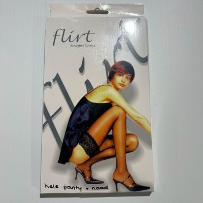 Foto van Flirt | Effen zwarte panty met zwarte naad