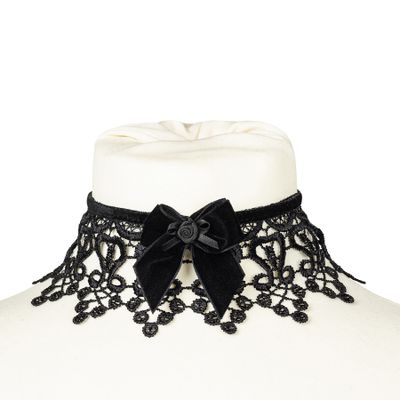 Foto van Sinister | Gothic choker Acantha, open zwart kant met fluweel strik en roosje