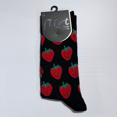Foto van Flirt | Dames sokken zwart met aardbeien