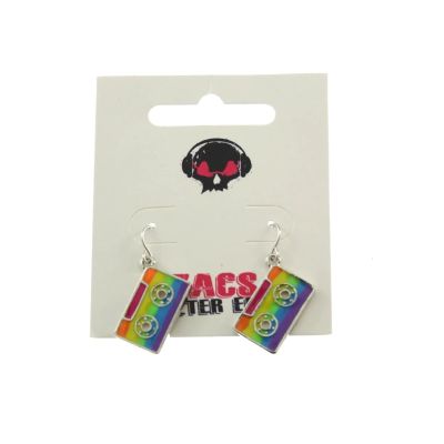 Foto van Zacharia | Rock oorbellen met regenboog cassettebandjes