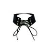 Afbeelding van Zacharia | Choker van zwart suede met korset detail met strik-veter